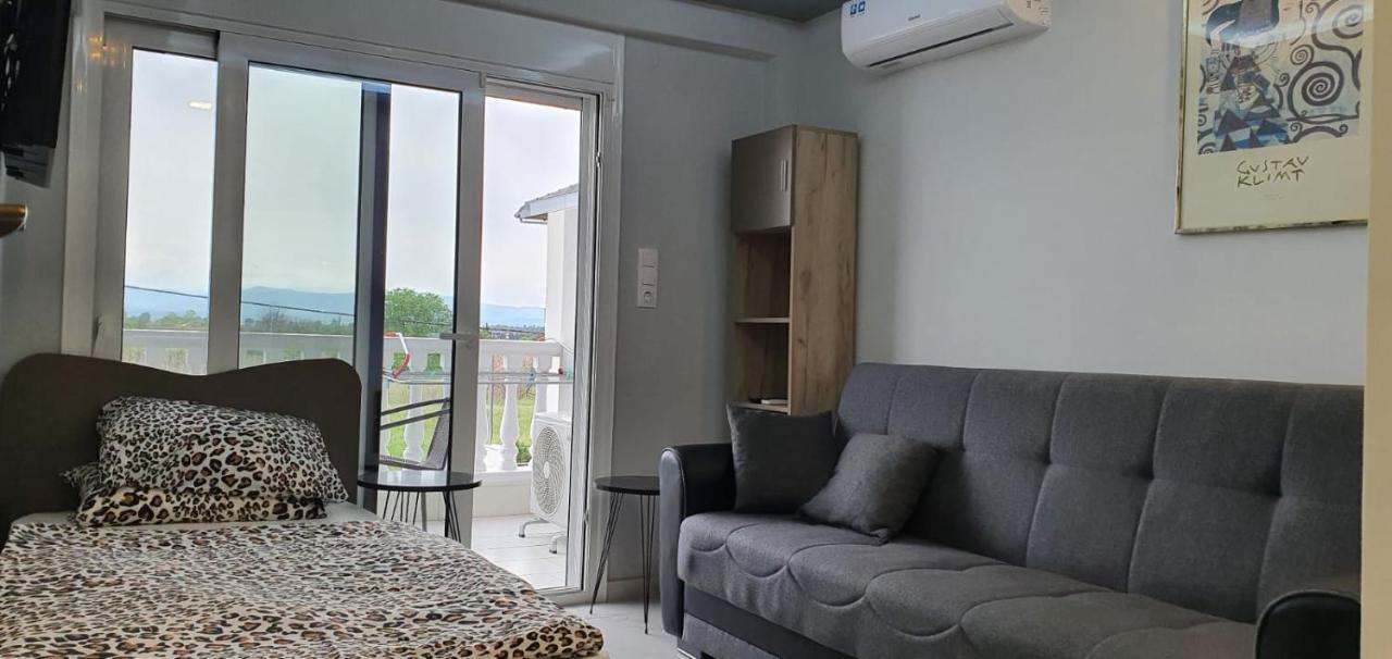 Apartmani Dedalus Paralía エクステリア 写真