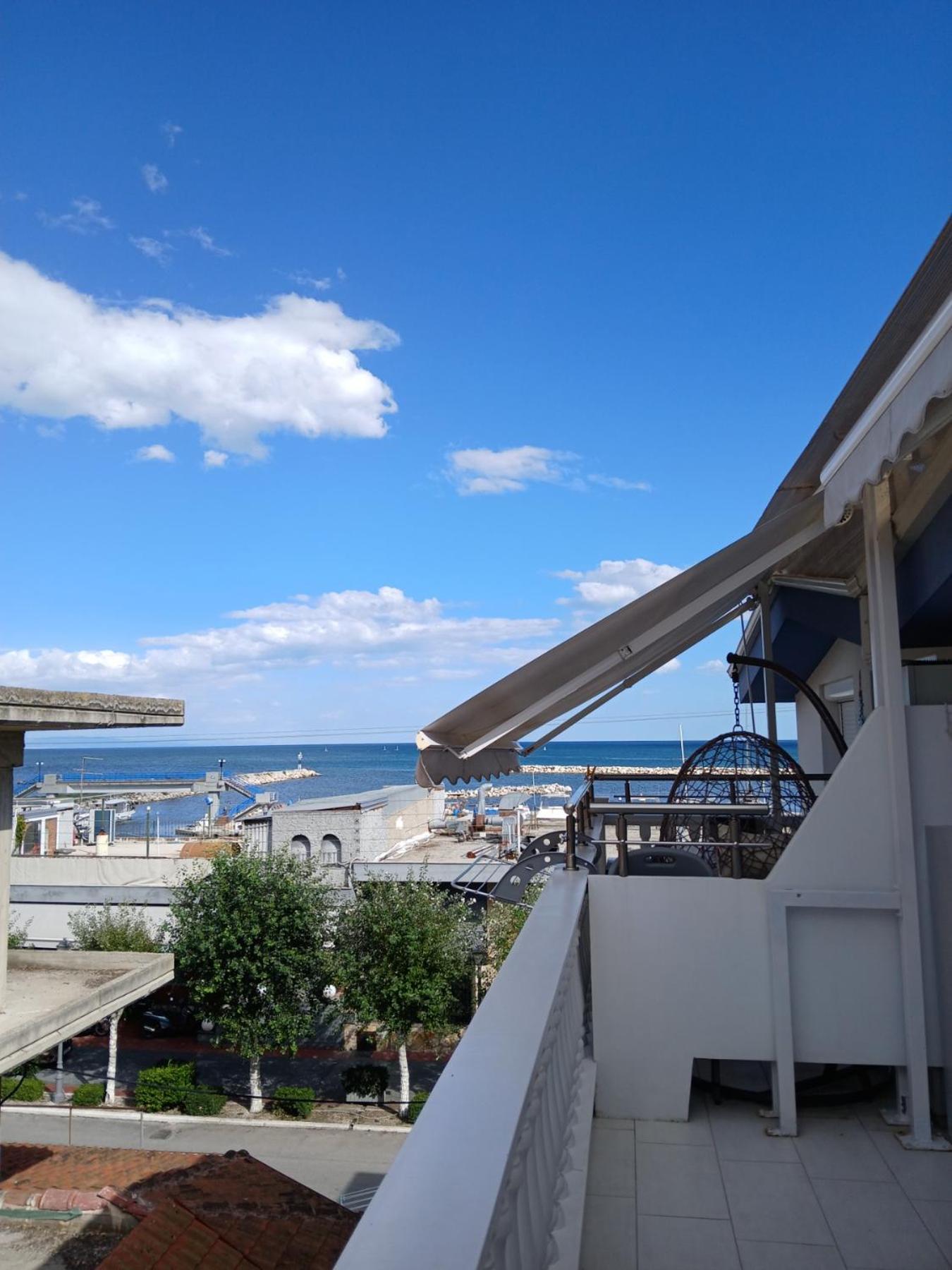 Apartmani Dedalus Paralía エクステリア 写真