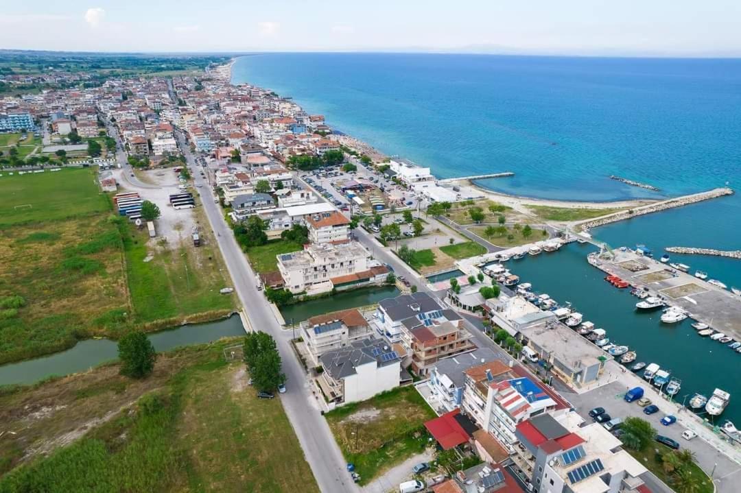 Apartmani Dedalus Paralía エクステリア 写真